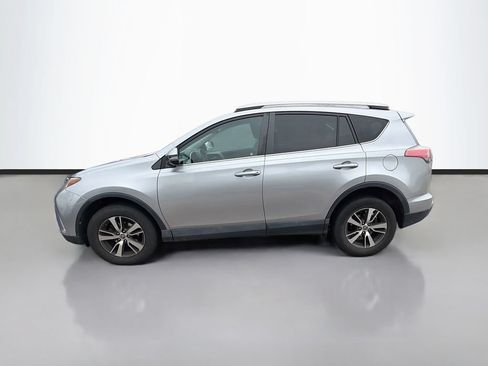 Used 2017 Toyota RAV4 XLE AWD/4WD image 6