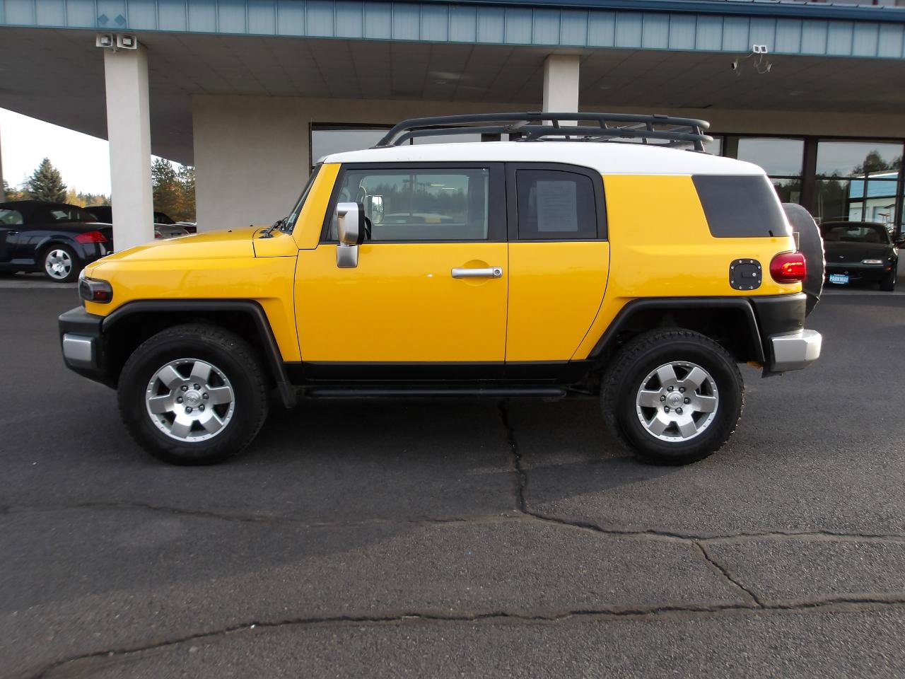 Used 2007 Toyota FJ Cruiser 4WD image 2