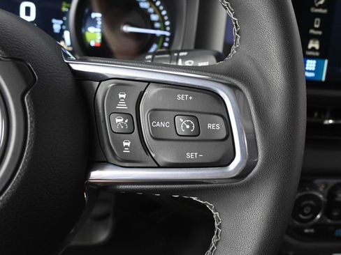 Used 2025 Jeep Wrangler Unlimited Sahara AWD/4WD image 34