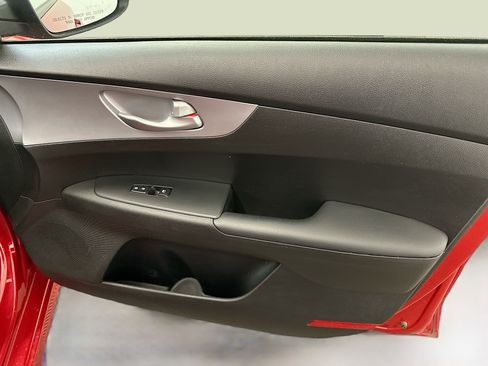 Used 2024 Kia Forte LXS image 32