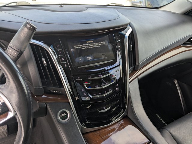 Used 2018 Cadillac Escalade Premium Luxury AWD/4WD image 12