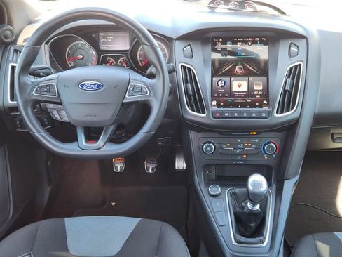 Used 2017 Ford Focus ST FWD image 29