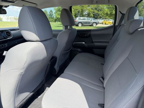 Used 2018 Toyota Tacoma SR5 RWD image 15