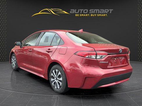 Used 2021 Toyota Corolla LE image 4