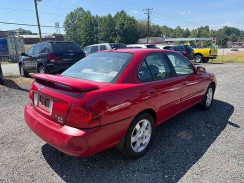 Used 2005 Nissan Sentra 1.8 S w/ (J01) Sunroof Pkg FWD image 9