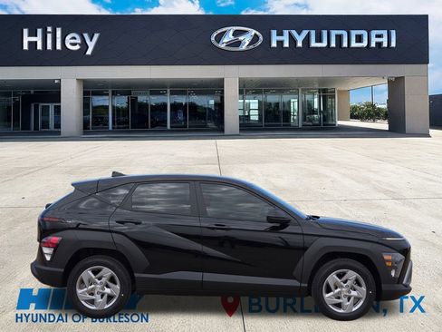 New 2026 Hyundai Kona SE image 3