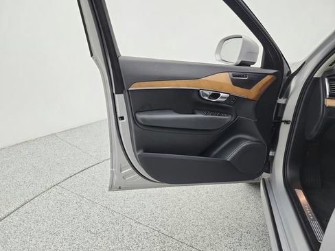 Certified 2025 Volvo XC90 T8 Plus w/ Protection Package Premier AWD/4WD image 22