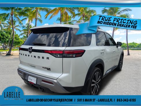 Used 2023 Nissan Pathfinder Platinum w/ Black Appearance Package AWD/4WD image 3