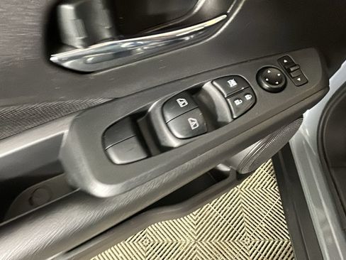 Used 2023 Nissan Kicks SV FWD image 12