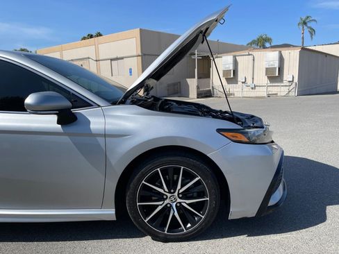 Used 2021 Toyota Camry SE w/ Convenience Package FWD image 34