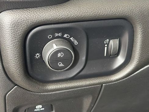 Used 2022 RAM 1500 Big Horn AWD/4WD image 13