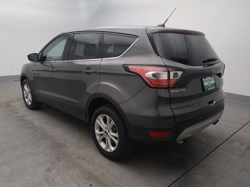 Used 2017 Ford Escape SE image 3