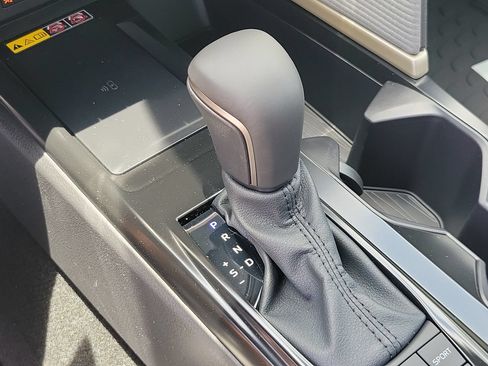 Used 2026 Toyota Camry SE FWD image 28