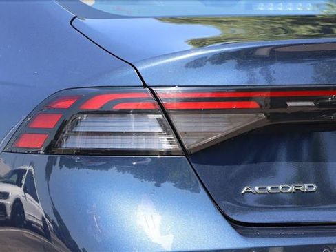 Used 2023 Honda Accord EX-L image 11