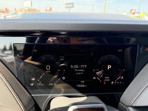 Used 2025 GMC Yukon XL AT4 w/ AT4 Premium Plus Package AWD/4WD image 24