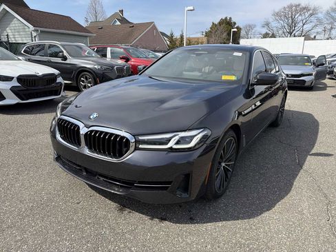 Used 2022 BMW 540i xDrive w/ Premium Package image 2