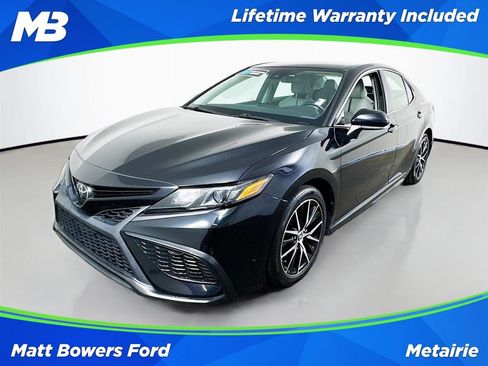 Used 2023 Toyota Camry SE FWD image 1