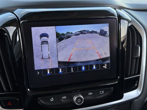 Used 2020 Chevrolet Traverse LT w/ LT Premium Package FWD image 17