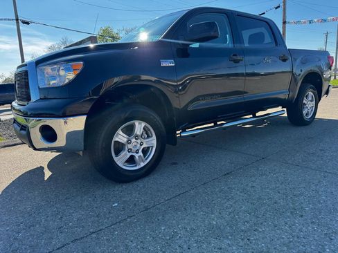 Used 2011 Toyota Tundra 4x4 CrewMax w/ Tow Pkg image 23