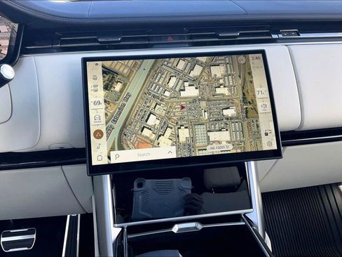 New 2026 Land Rover Range Rover Long Wheelbase SE image 7