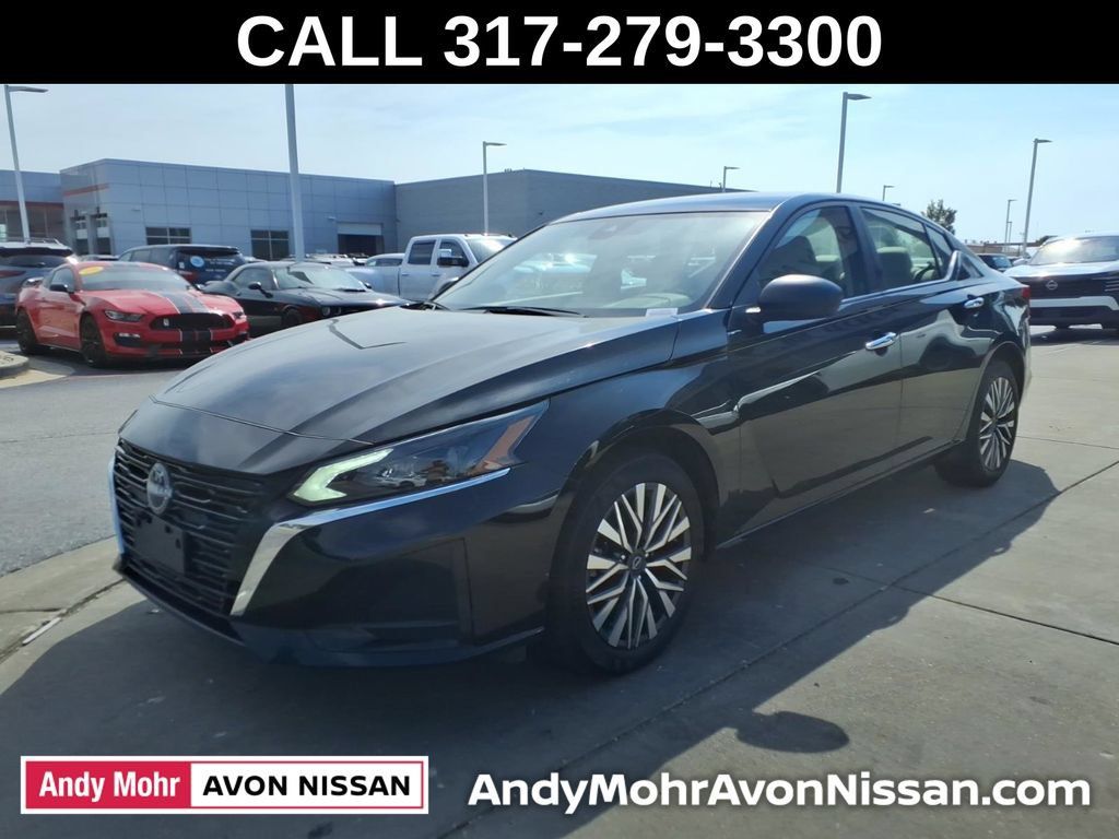 Used 2025 Nissan Altima 2.5 SV AWD/4WD image 4