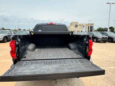 Used 2020 Toyota Tundra SR5 w/ SR5 Leather Package AWD/4WD image 17
