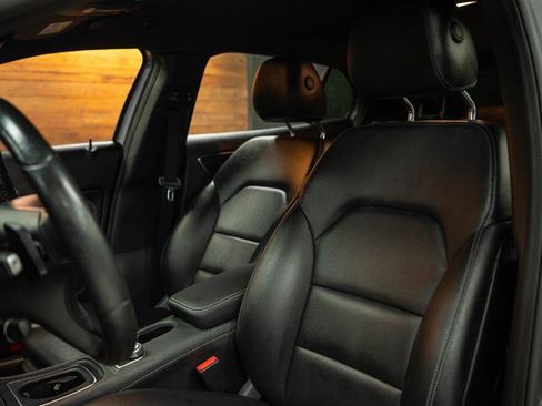 Used 2018 Mercedes-Benz GLA 250 w/ Convenience Package image 10