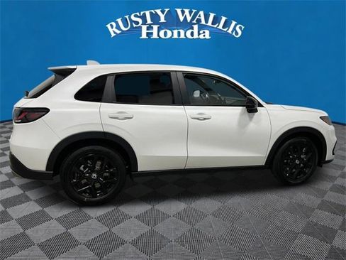 New 2025 Honda HR-V Sport image 2
