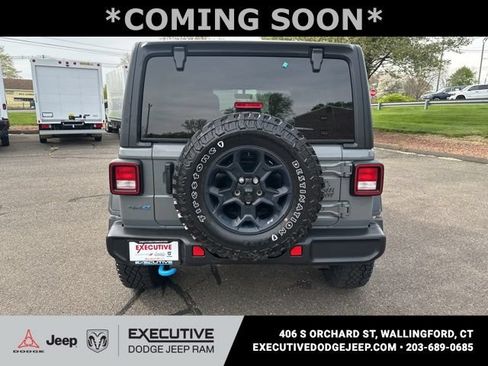 Used 2023 Jeep Wrangler Unlimited w/ Cold Weather Group AWD/4WD image 6