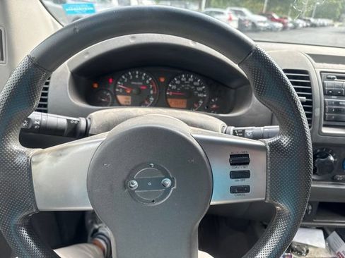 Used 2008 Nissan Frontier SE w/ SE Value Truck Pkg AWD/4WD image 12
