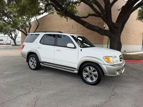 Used 2004 Toyota Sequoia SR5 RWD image 1