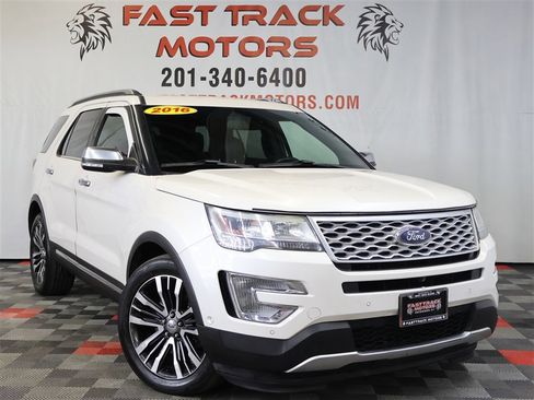 Used 2016 Ford Explorer Platinum image 3