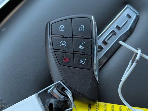 Used 2025 GMC Yukon Denali AWD/4WD image 39