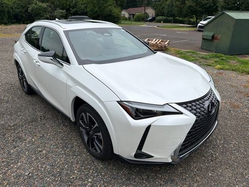Used 2025 Lexus UX 300h AWD w/ Accessory Package (Z1) image 3