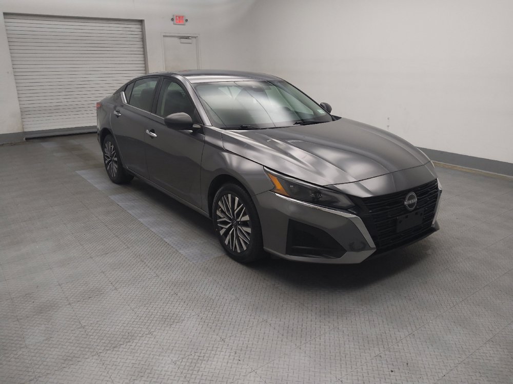 Used 2024 Nissan Altima 2.5 SV AWD/4WD image 11