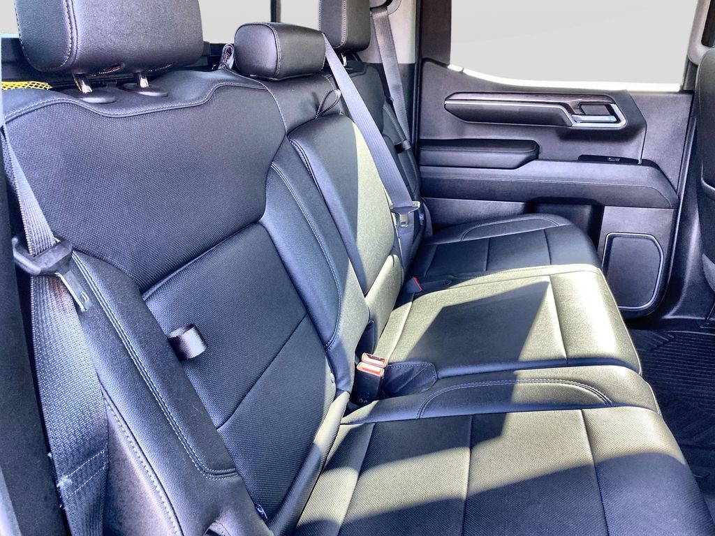 Used 2022 Chevrolet Silverado 1500 LTZ w/ LTZ Premium Package AWD/4WD image 31
