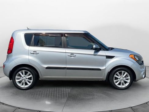 Used 2013 Kia Soul + w/ Audio Pkg FWD image 6