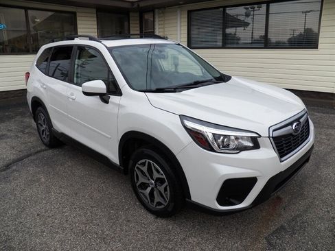 Used 2019 Subaru Forester Premium w/ All-Weather Package AWD/4WD image 1