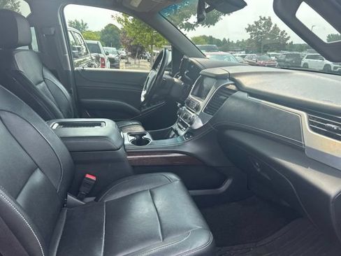 Used 2017 GMC Yukon XL SLT w/ Premium Edition AWD/4WD image 7