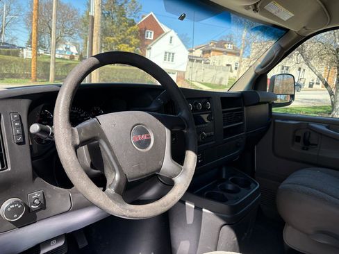 Used 2014 GMC Savana 2500 image 14