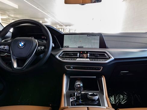 Used 2022 BMW X6 xDrive40i w/ Premium Package AWD/4WD image 11