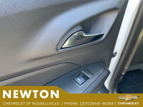 New 2026 Chevrolet Trax RS w/ Sunroof Package FWD image 44