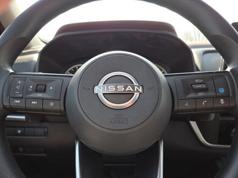 Used 2023 Nissan Rogue SV image 27