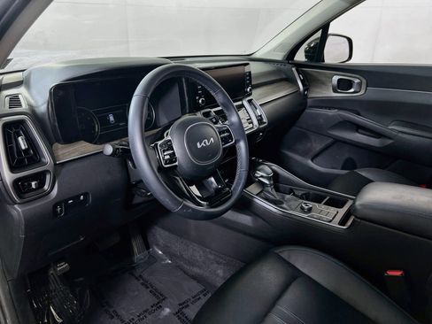 Used 2023 Kia Sorento S w/ Panoramic Sunroof Package AWD/4WD image 9