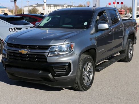 Used 2022 Chevrolet Colorado W/T w/ Custom Special Edition image 2