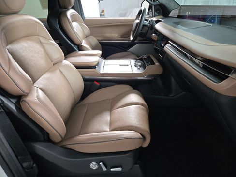 New 2027 Lincoln Navigator L Black Label AWD/4WD image 21