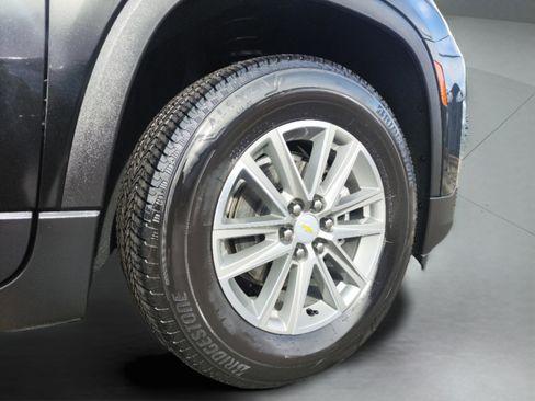 Used 2023 Chevrolet Traverse LT w/ LPO, Floor Liner Package image 16