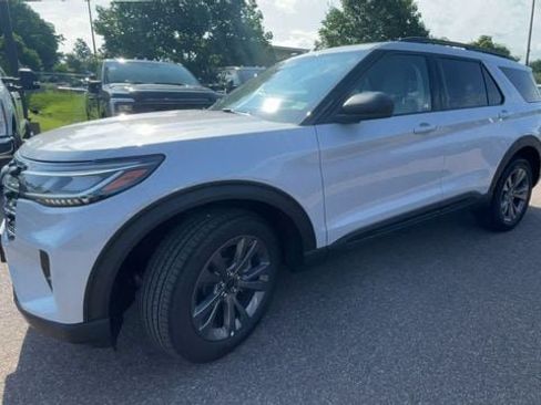 New 2026 Ford Explorer Active w/ Active Comfort Package AWD/4WD image 6
