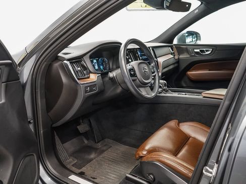 Used 2021 Volvo XC60 T5 Inscription w/ Protection Package Premier image 17