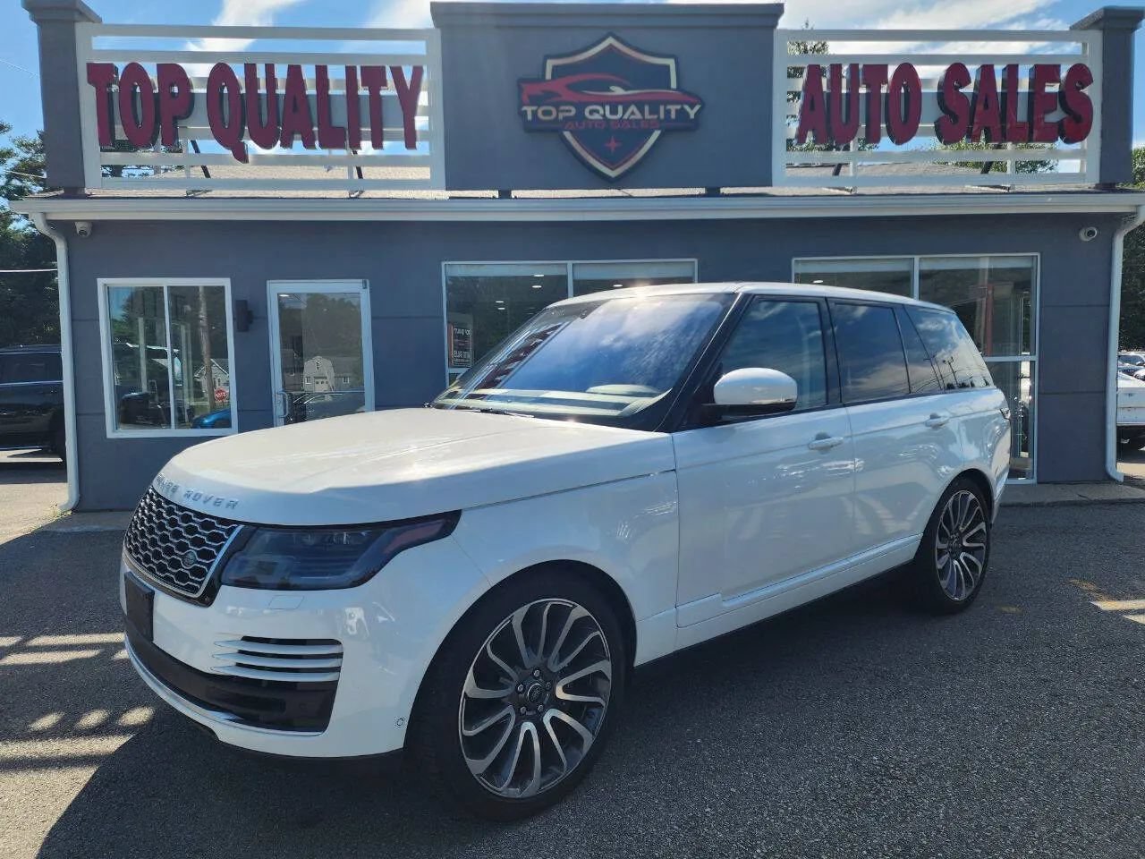 Used 2019 Land Rover Range Rover Supercharged AWD/4WD image 1